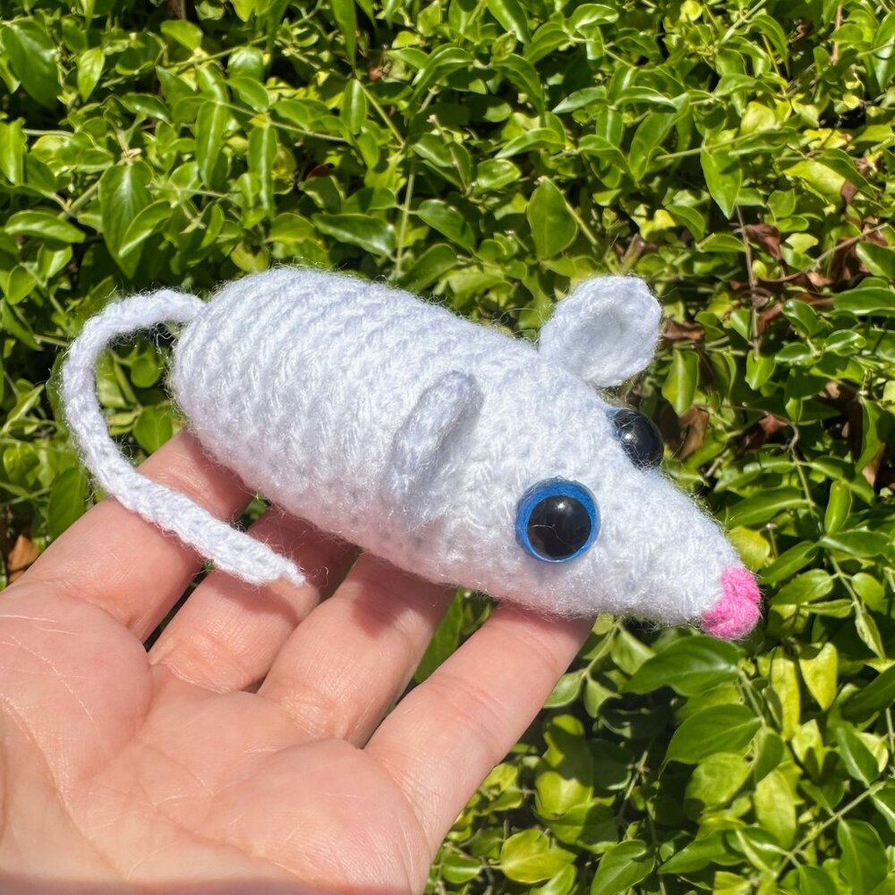 NEW Crochet White Halloween Rat Mouse Decoration , Fluffy Soft White Mouse Toy